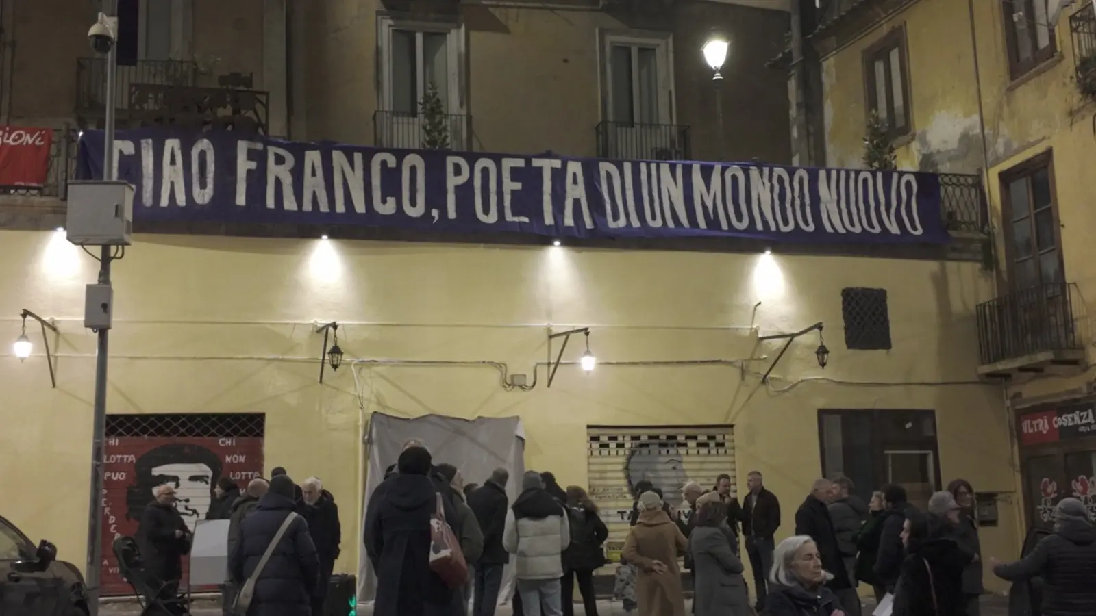 La scissione dell’atomo verbale. Settant’anni di Franco Dionesalvi, chirurgo del senso\n