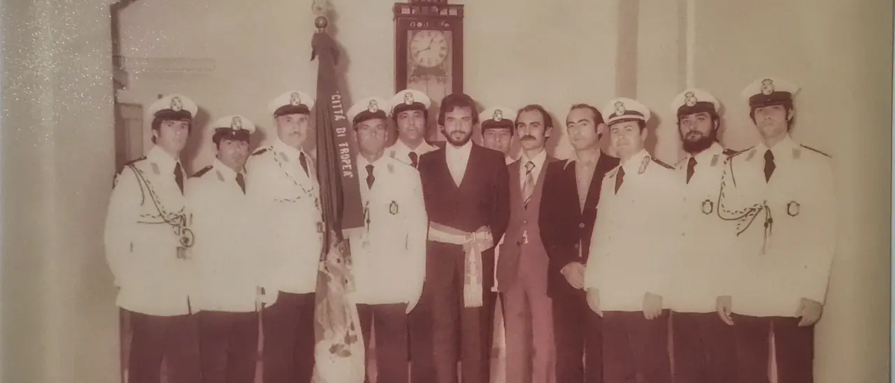 Tropea, deceduto lo storico comandante della municipale Vittorio Garzulli. Il commosso ricordo dell’ex sindaco Pino Romano\n