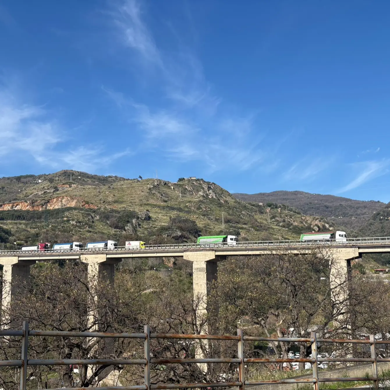 <p>Ancora disagi a <span style=\"color:hsl(0, 75%, 60%);\">Cetraro</span>: galleria La Testa nuovamente invasa da fango e detriti</p>