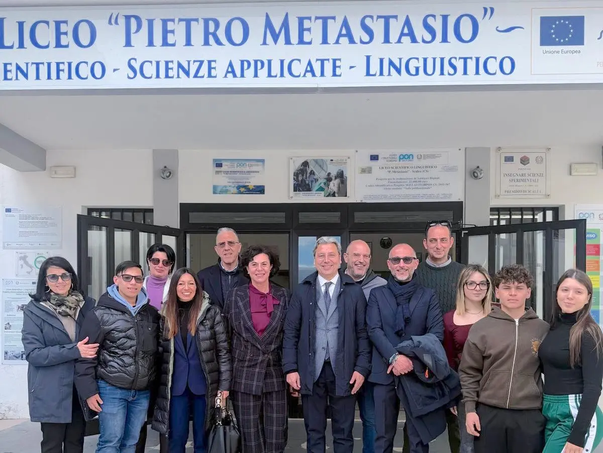 Scalea, sopralluogo al Metastasio: studenti segnalano criticità