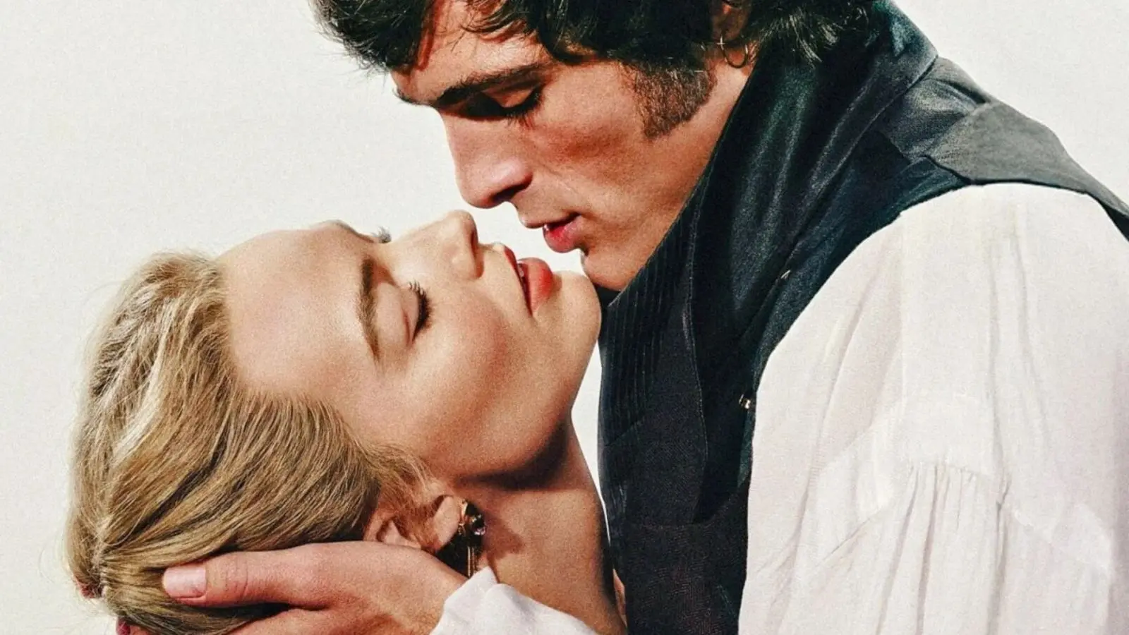 Che abbiamo fatto di male per meritarci il “Cime tempestose” di Emerald Fenner?\n