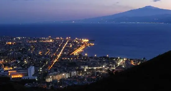 Archiviata la tempesta Reggio riparte tra teatro, cucina romana e Snow Party\n