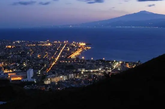 Archiviata la tempesta Reggio riparte tra teatro, cucina romana e Snow Party\n