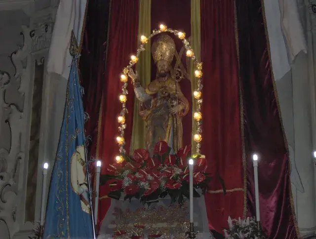 A Saracena “Santu Liune” e i fuochi della memoria:\u00A0Cronaca di una catarsi collettiva ai piedi del Pollino\n