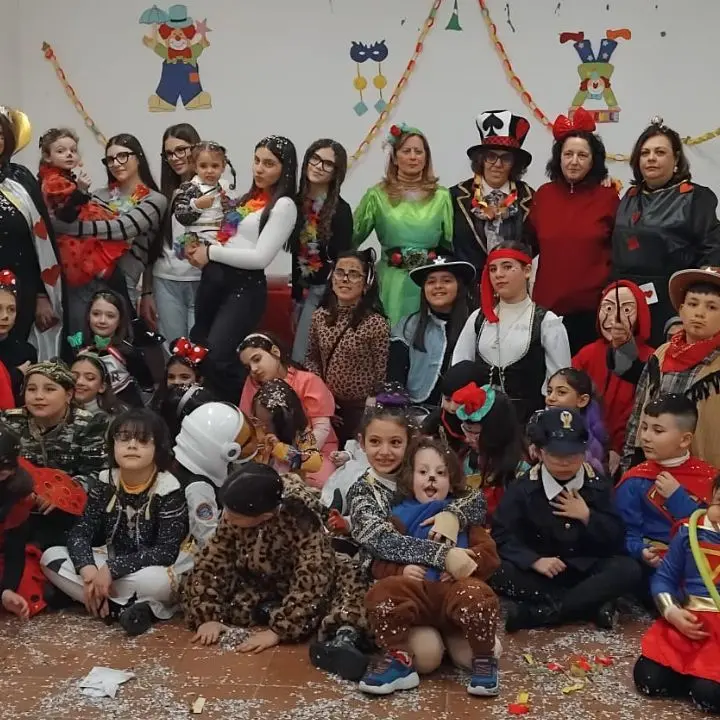 Soriano Calabro, la Pro Loco sfida il maltempo e regala sorrisi e allegria per la festa di Carnevale\n