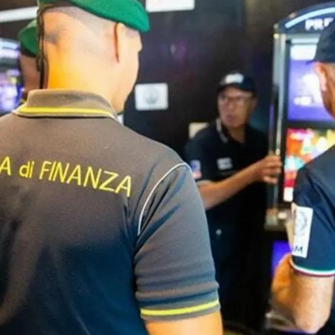 Bovalino, scoperto centro scommesse abusivo: sequestrati apparecchi e giochi vietati\n