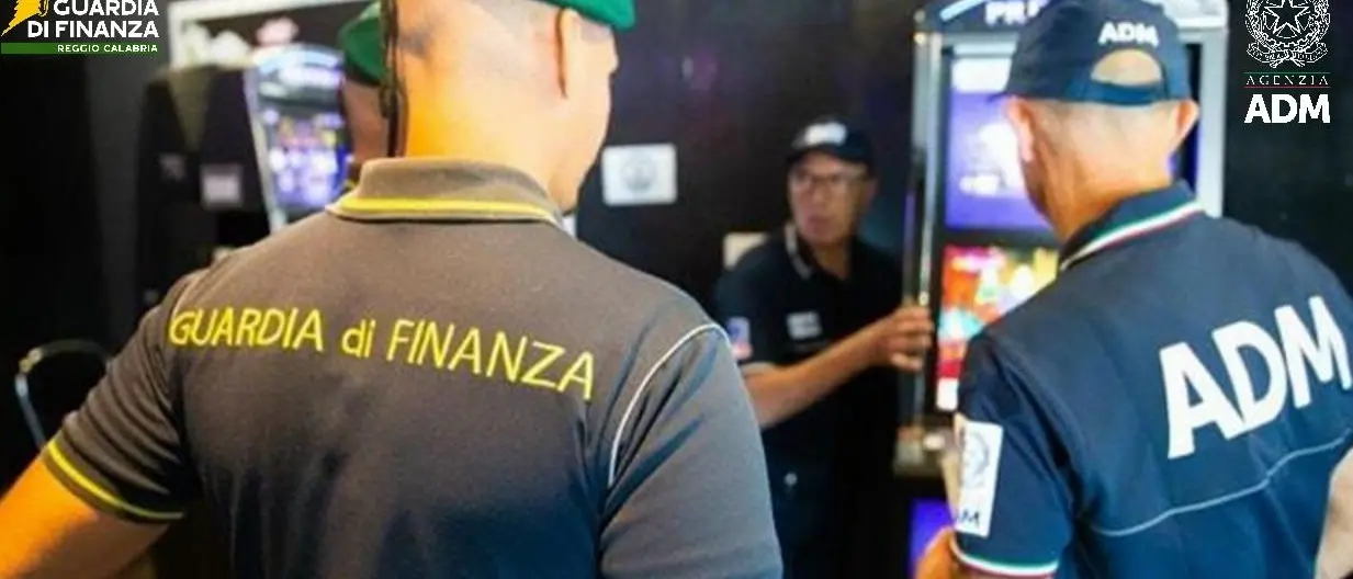 Bovalino, scoperto centro scommesse abusivo: sequestrati apparecchi e giochi vietati\n