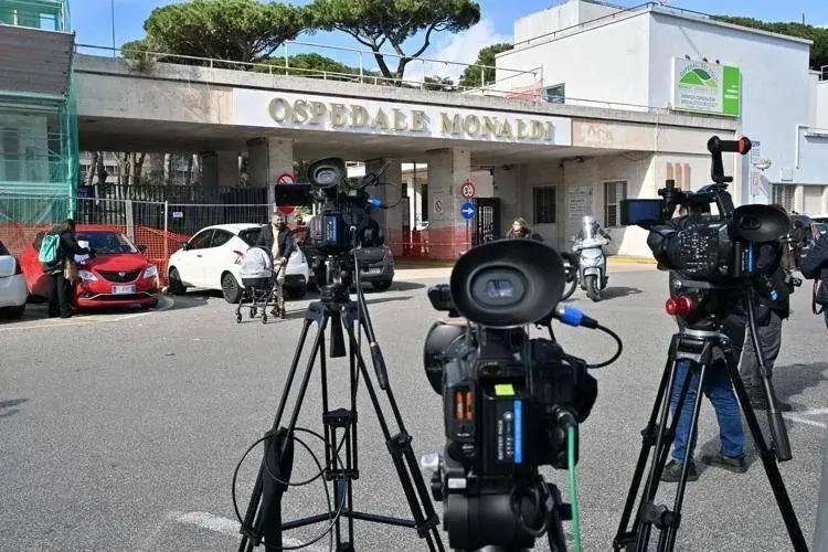 Bimbo trapiantato a Napoli, il legale: «Riunione su terapia per alleviare sofferenze»\n