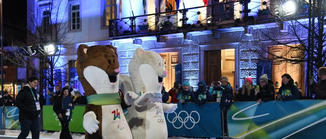 Due miliardi per le Olimpiadi, due pupazzi da 35 euro ai ragazzi calabresi: la storia paradossale delle mascotte Tina e Milo\n