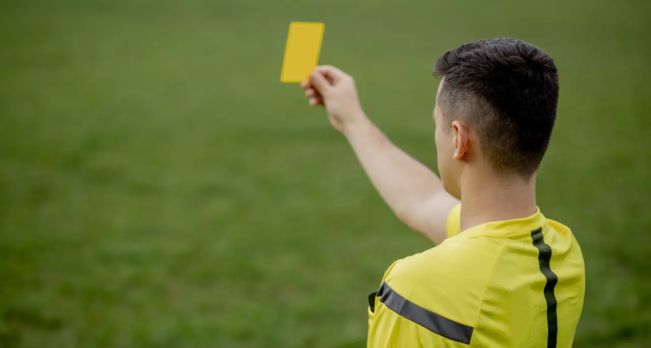 Arbitri, arriva la stretta: Figc\u00A0pronta a “prendersi” la Serie A con una società propria. E Gravina bacchetta l’Aia\n
