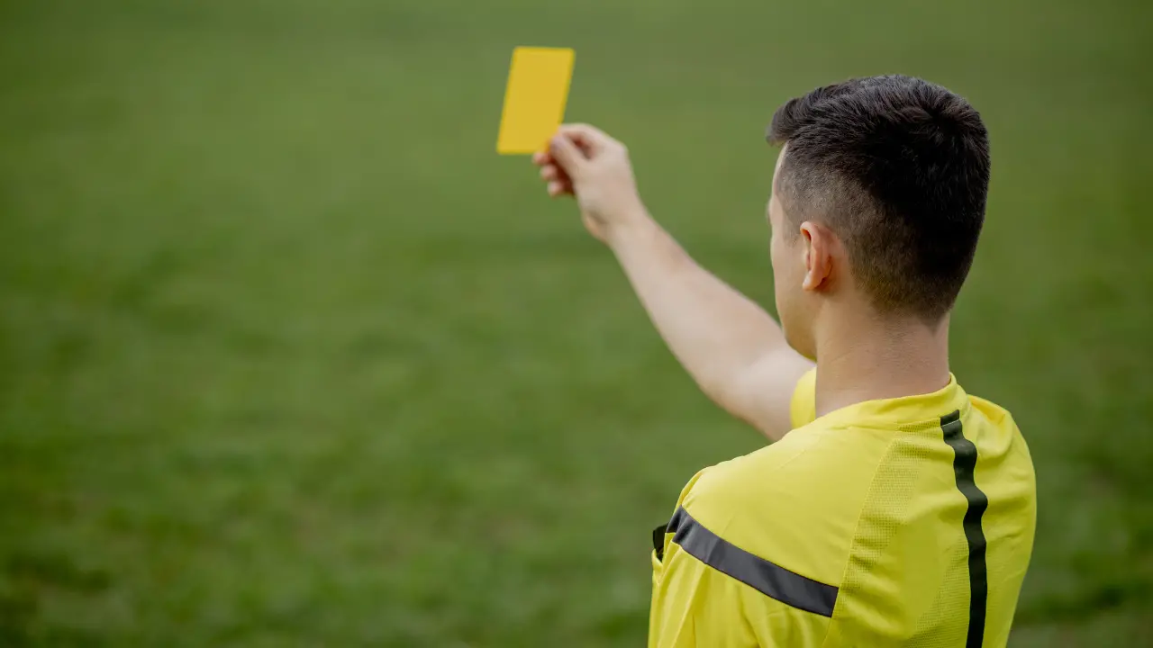 Arbitri, arriva la stretta: Figc\u00A0pronta a “prendersi” la Serie A con una società propria. E Gravina bacchetta l’Aia\n