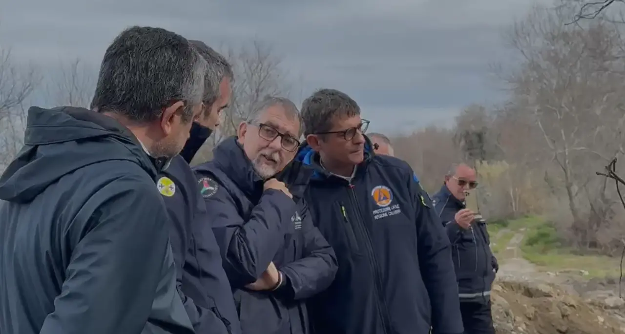 Il capo della Protezione civile Ciciliano nella piana di Sibari, sopralluogo nelle zone colpite dal maltempo\n