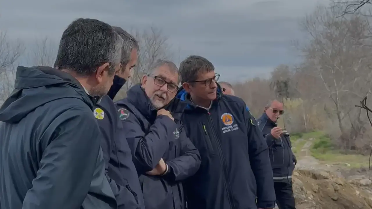 Il capo della Protezione civile Ciciliano nella piana di Sibari, sopralluogo nelle zone colpite dal maltempo\n