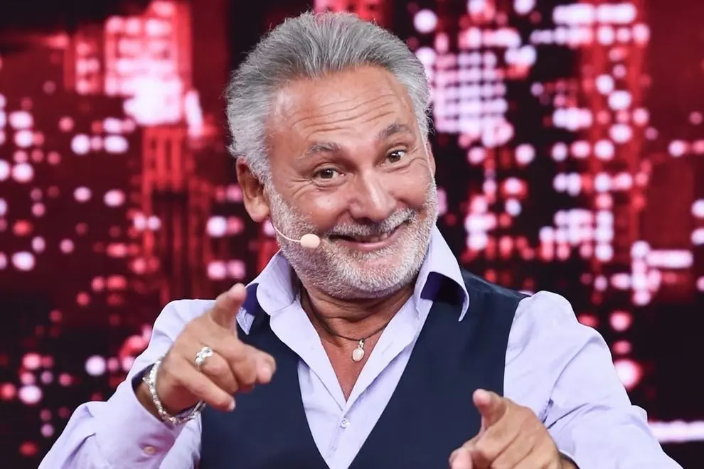 Pierino e il lupo e le favole dissacranti di Francesco Paolantoni con l’Orchestra Saverio Mercadante domani al Teatro Politeama di Catanzaro\n