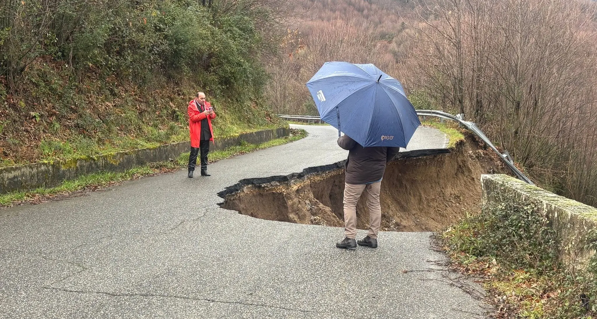 Maltempo, SP263 chiusa per cedimento al km 27 tra San Sosti e Mottafollone: sopralluogo con Provincia e Comune\n