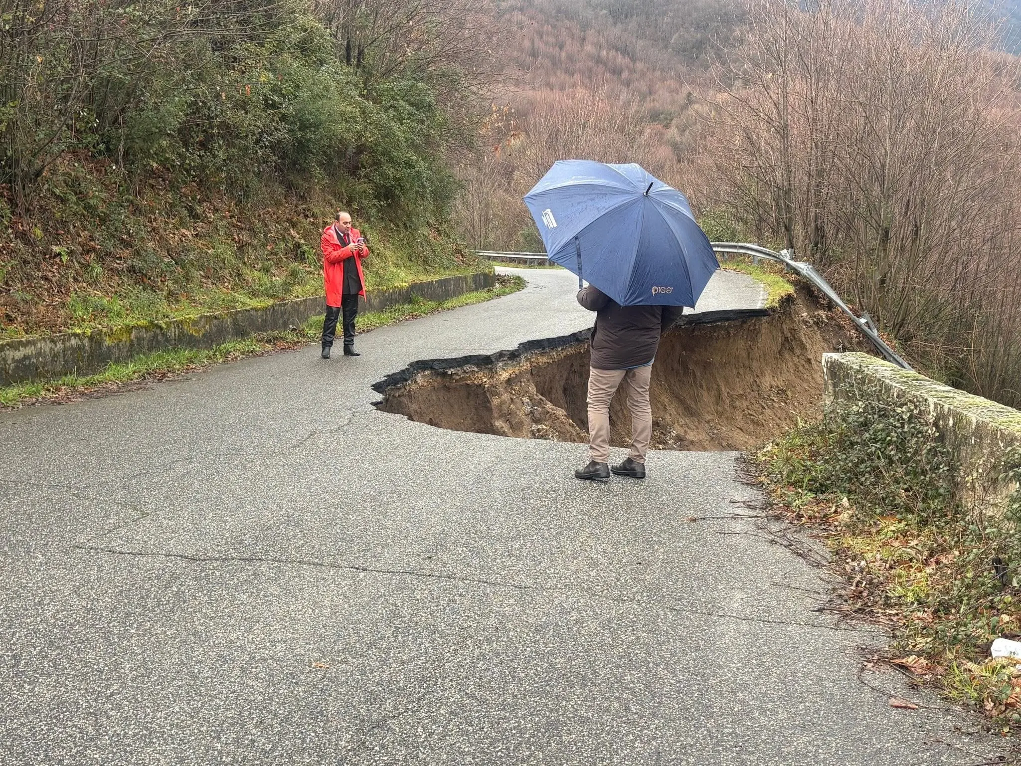Maltempo, SP263 chiusa per cedimento al km 27 tra San Sosti e Mottafollone: sopralluogo con Provincia e Comune\n