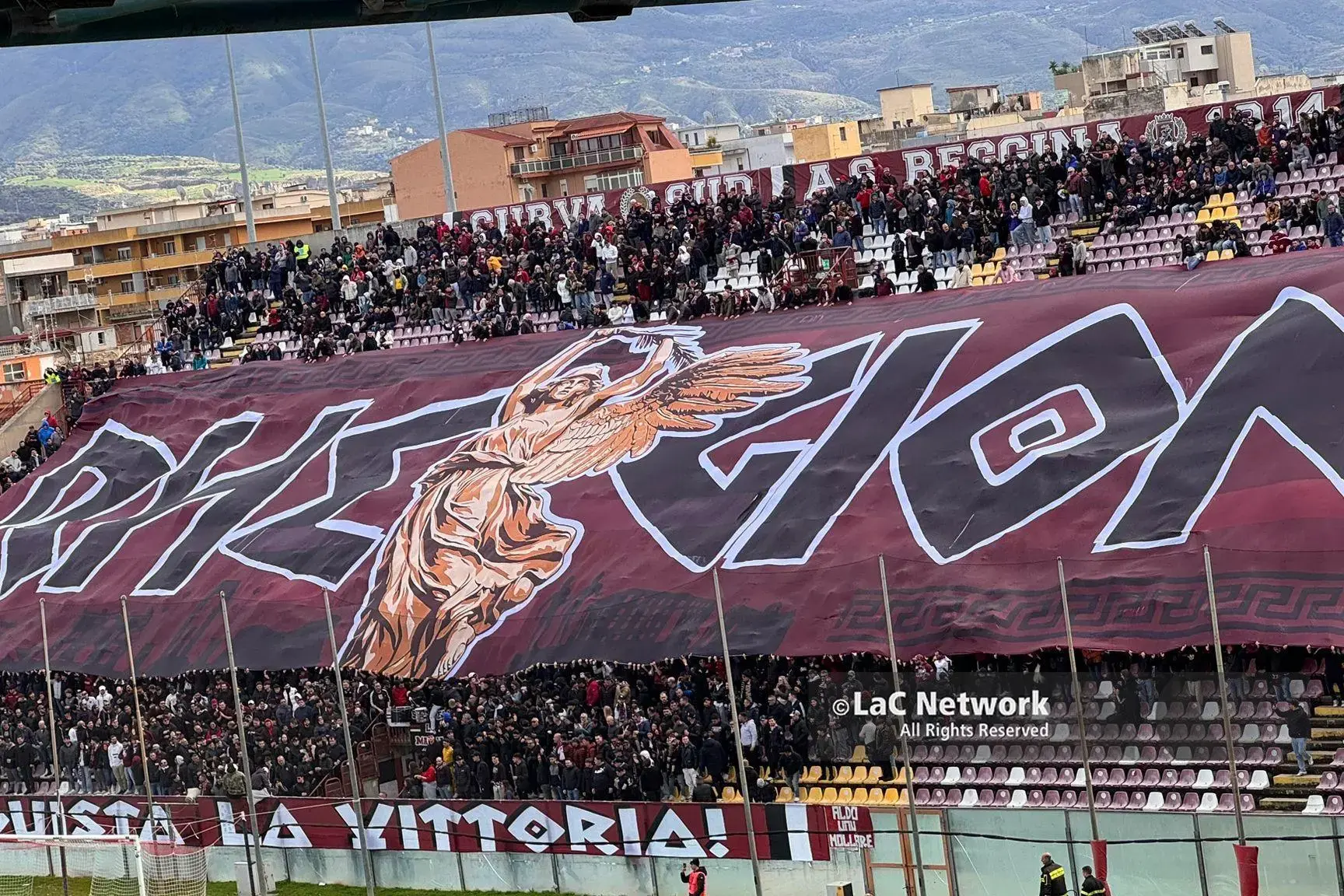 La Reggina non può più sbagliare ma non sarà da sola: previsto un nuovo esodo di tifosi amaranto a Lamezia\n