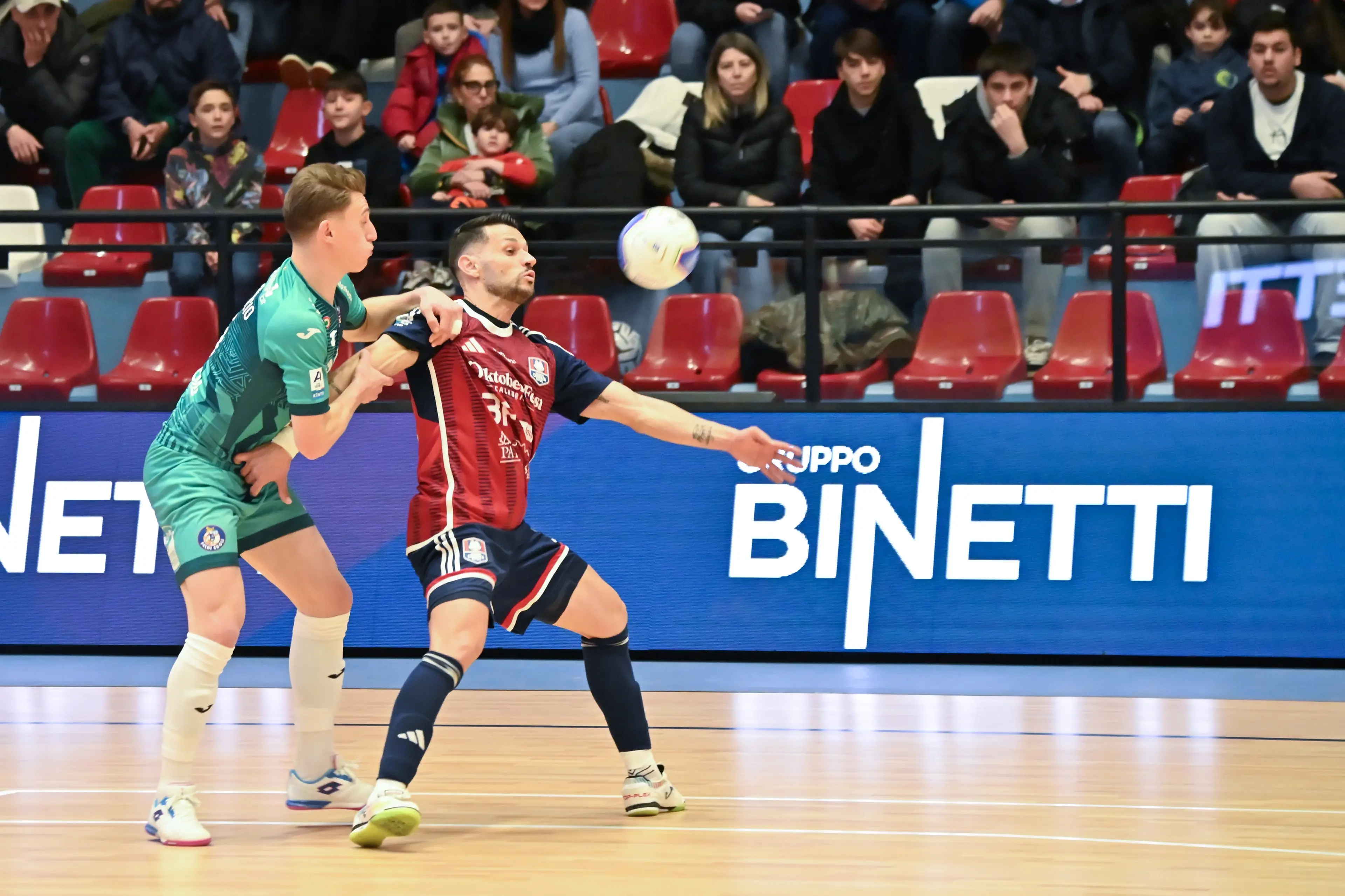 Futsal, Pirossigeno Cosenza\u00A0da urlo (finalmente): Feldi Eboli battuta 5-3\n