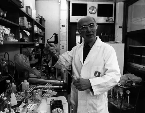 Da Catanzaro al Premio Nobel per la medicina, ritratto\u00A0dello scienziato Renato Dulbecco partito dal capoluogo per mappare il destino dell’umanità\n