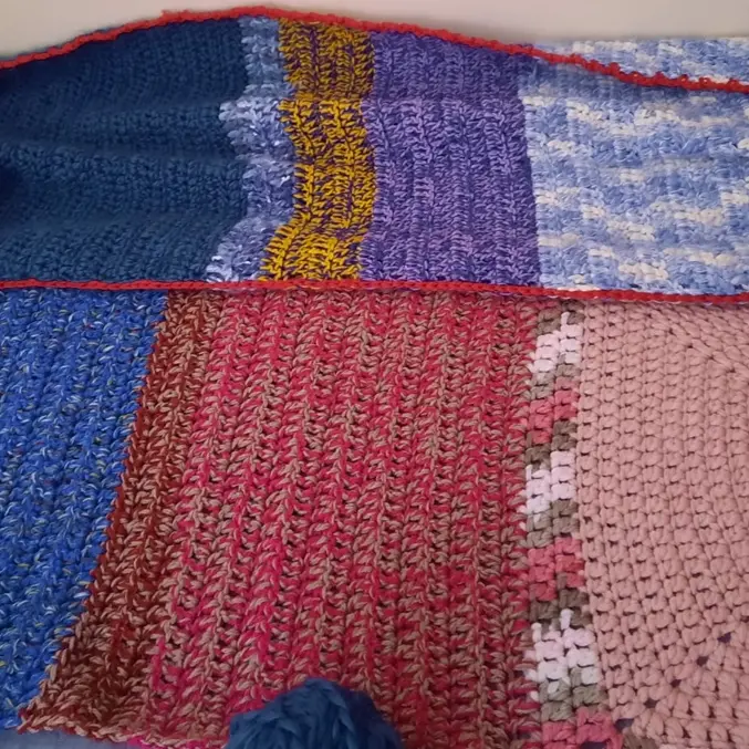 <p>A Reggio Calabria il dono si fa casa: gomitoli di lana diventano coperte calde per le persone senza fissa dimora</p>