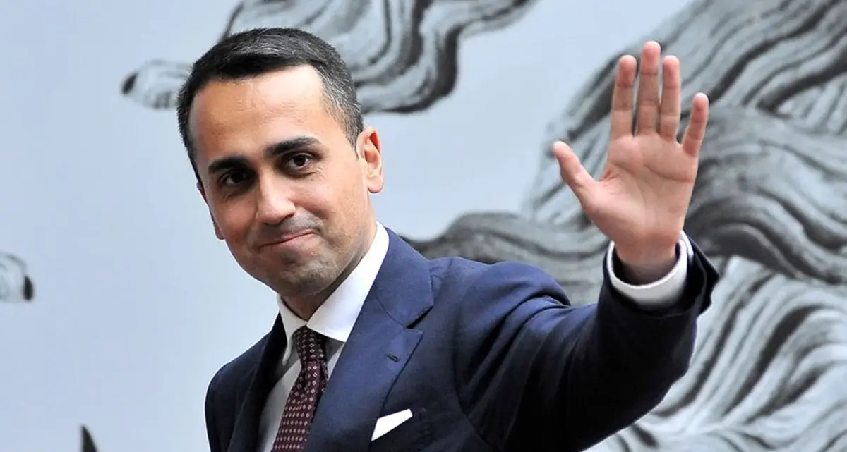 Di Maio professore onorario a Londra: tra prestigio simbolico e dibattito sul merito accademico\n