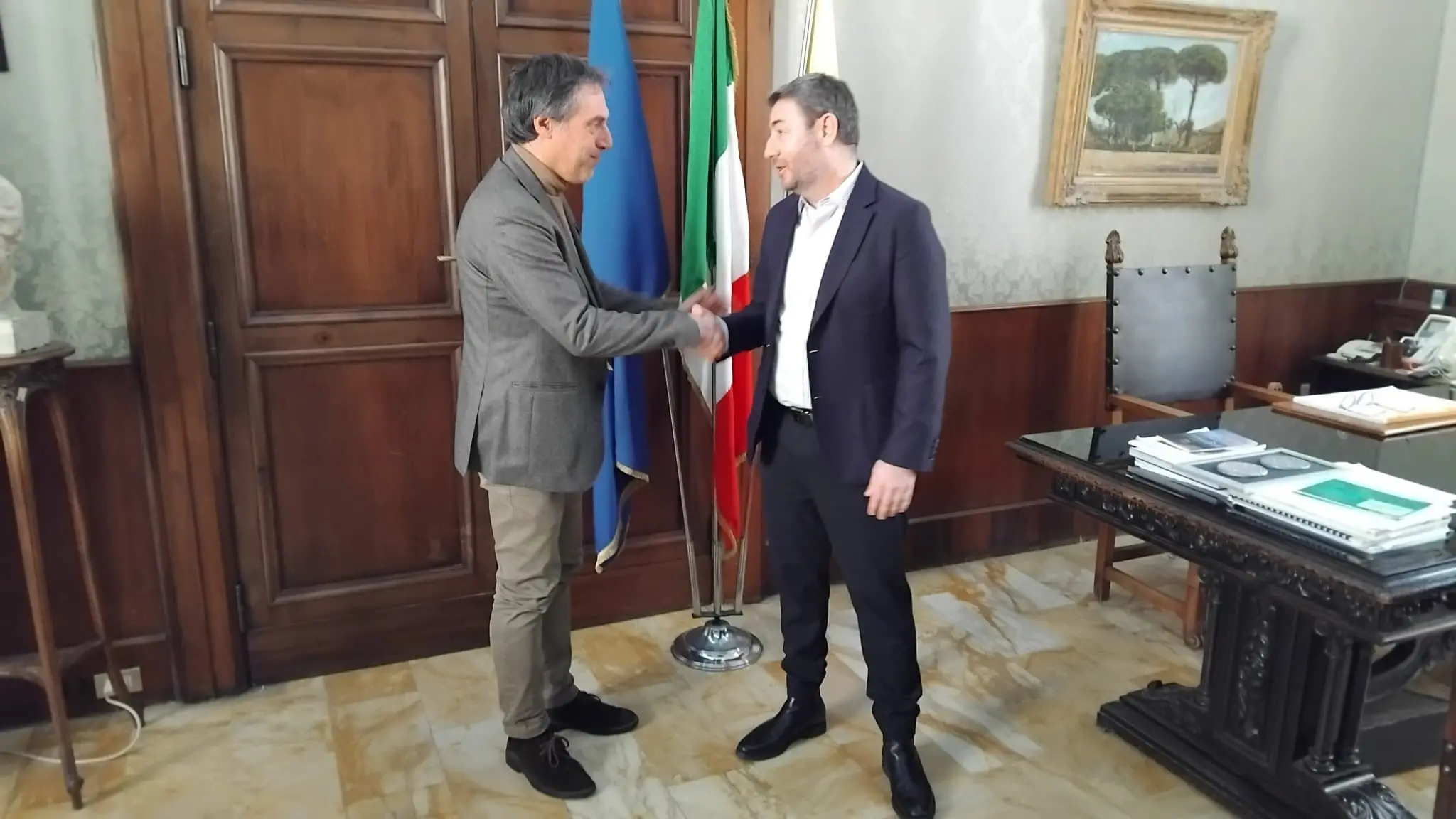 Palazzo De Nobili, il sindaco Fiorita riceve\u00A0il presidente del partito greco “Pasok”\u00A0Nikos Androulakis\n