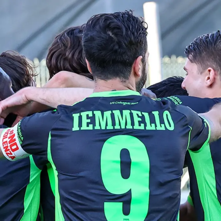 Poker per il Catanzaro, le Aquile battono a Chiavari l’Entella mettendo in fila la quarta vittoria: finale 1-3\n