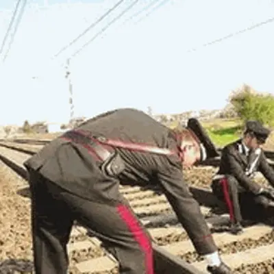 Sassi sui binari nel Bolognese, 20enne ai domiciliari: «Mi pento del mio gesto»