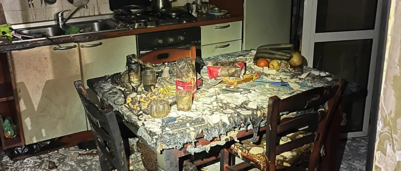 Catanzaro, incendio in un’abitazione nelle case popolari di viale Isonzo: ustionato il proprietario\n