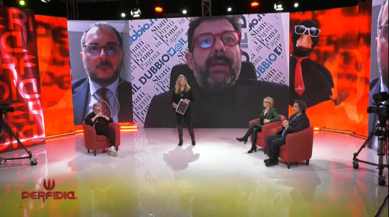 Lo sballo del qua qua: destra e sinistra, identità smarrite e satire affilate nel salotto di Perfidia\n