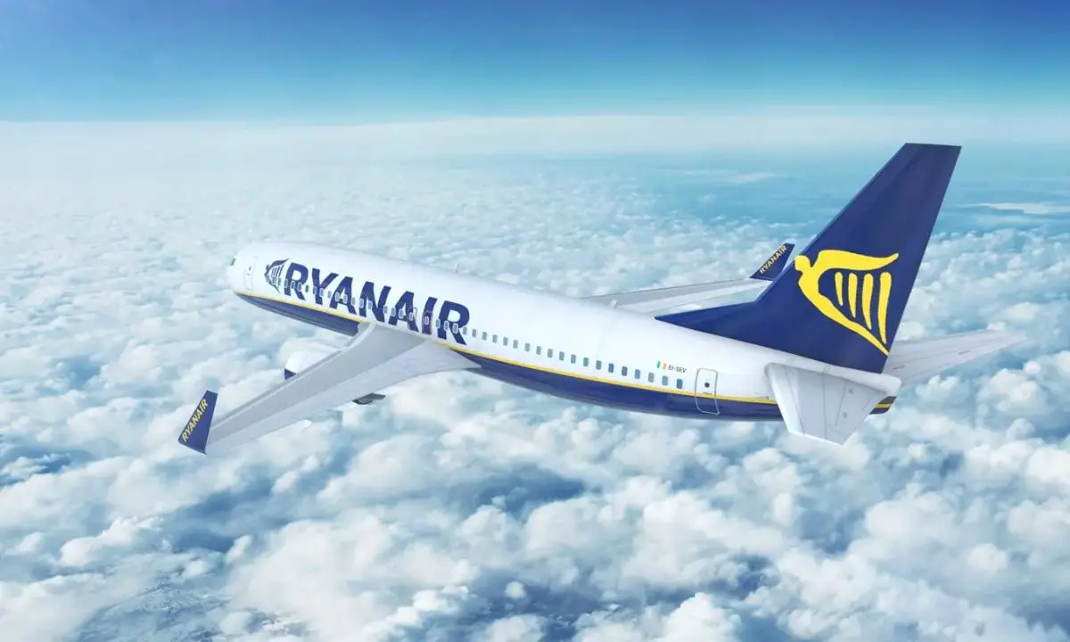 «Volare in Calabria costa più che andare all'estero»: il caro biglietti smentisce la narrazione dei voli low cost\n