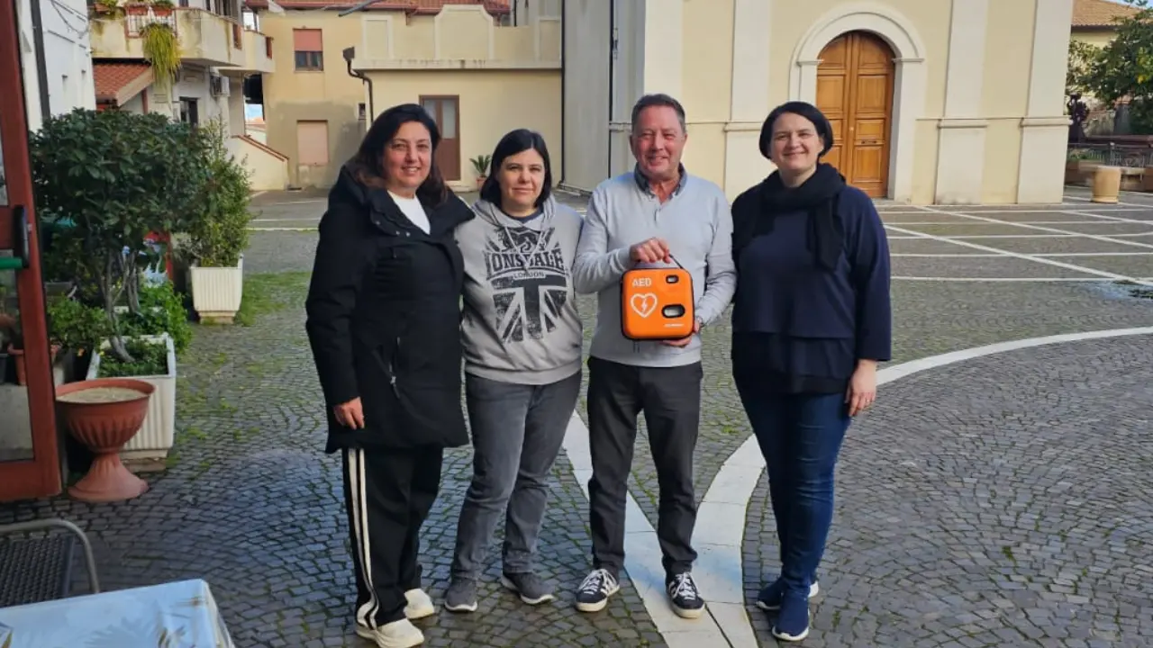 Steve, l’inglese di Zambrone: una storia di amore a prima vista per il mare vibonese e il dono di un defibrillatore\n