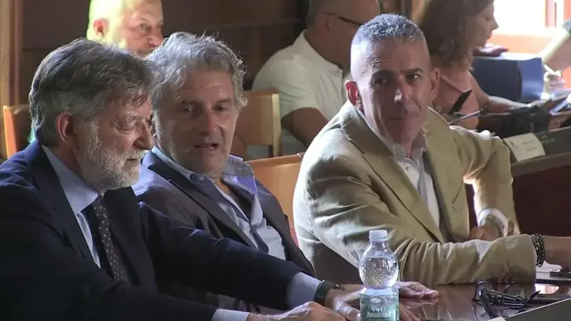 Il sindaco rinvia i pensierini domenicali: il “rammarico” di Parisi, Donato e Veraldi