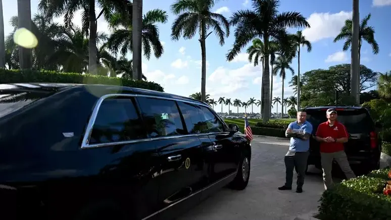 <p>La residenza di Trump a Mar-a-Lago (foto Ansa)</p>\\n