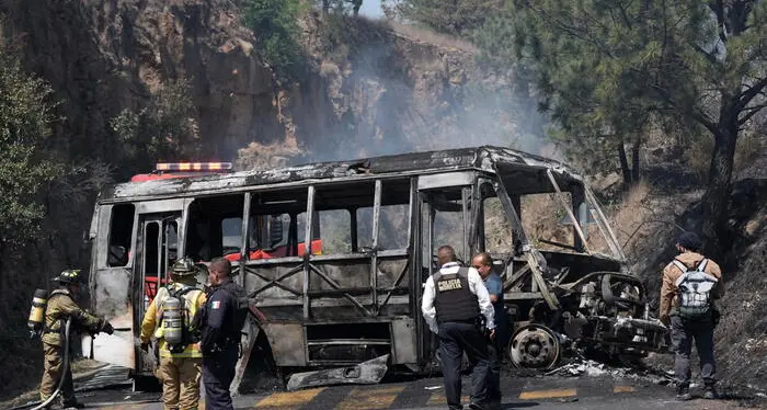 L’esercito uccide il boss dei narcos, in Messico si scatena il caos: almeno 27 i morti, 27 persone arrestate\n