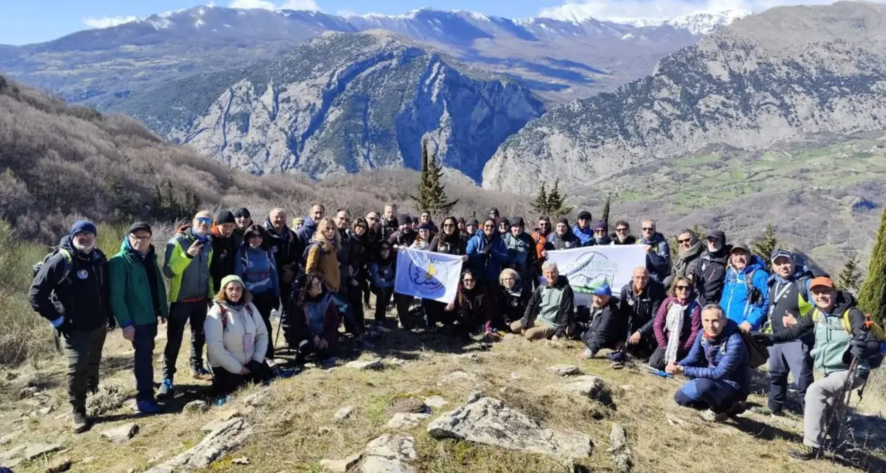 Kalabria Trekking compie 13 anni e festeggia tra i panorami mozzafiato del Pollino\n