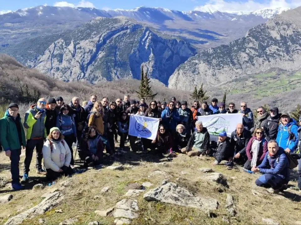 Kalabria Trekking compie 13 anni e festeggia tra i panorami mozzafiato del Pollino
