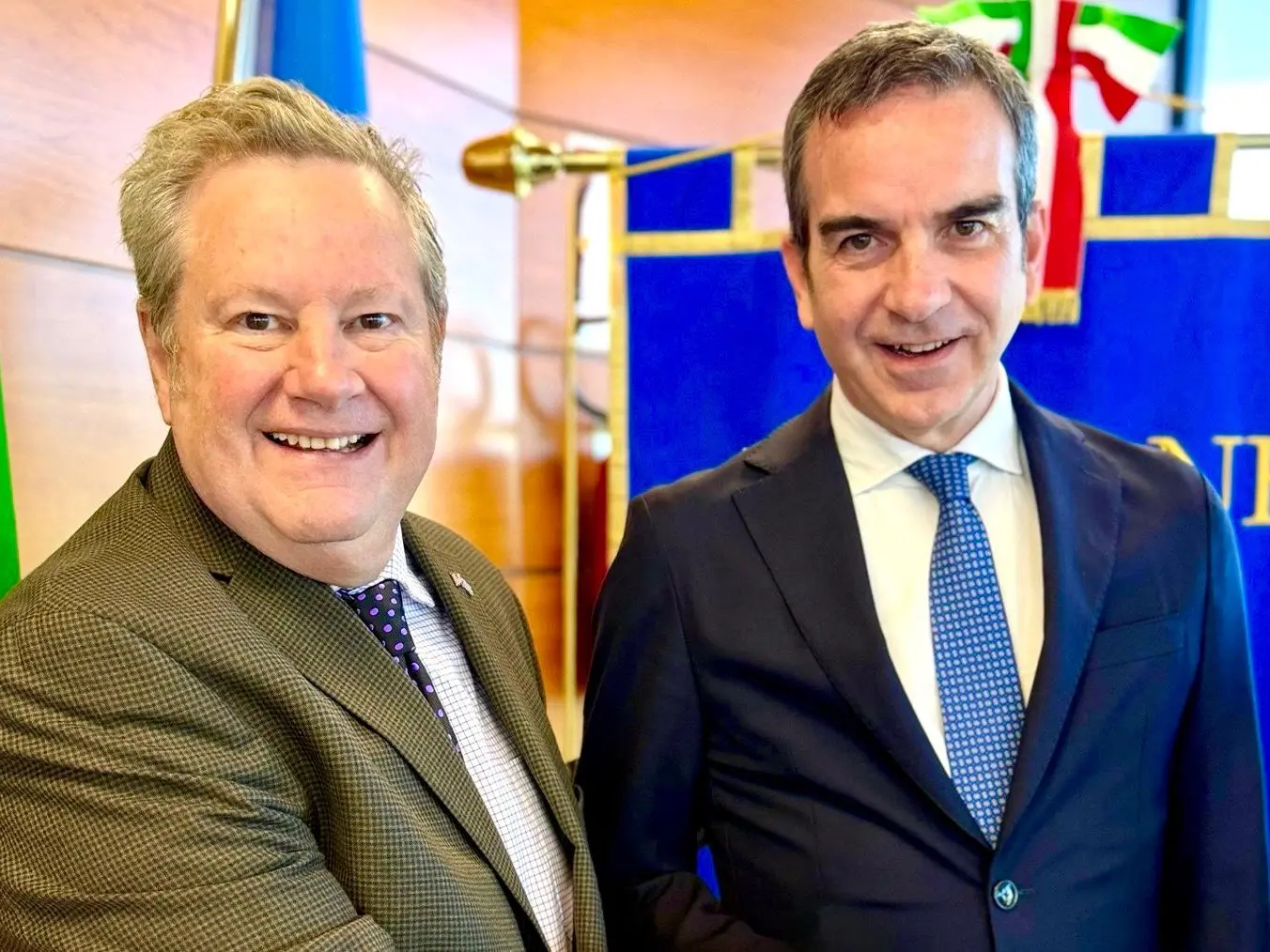 Medici cubani, Occhiuto incontra l’ambasciatore Hammer: «Necessari ma gli Usa ci aiuteranno a reclutare nuovi camici bianchi»