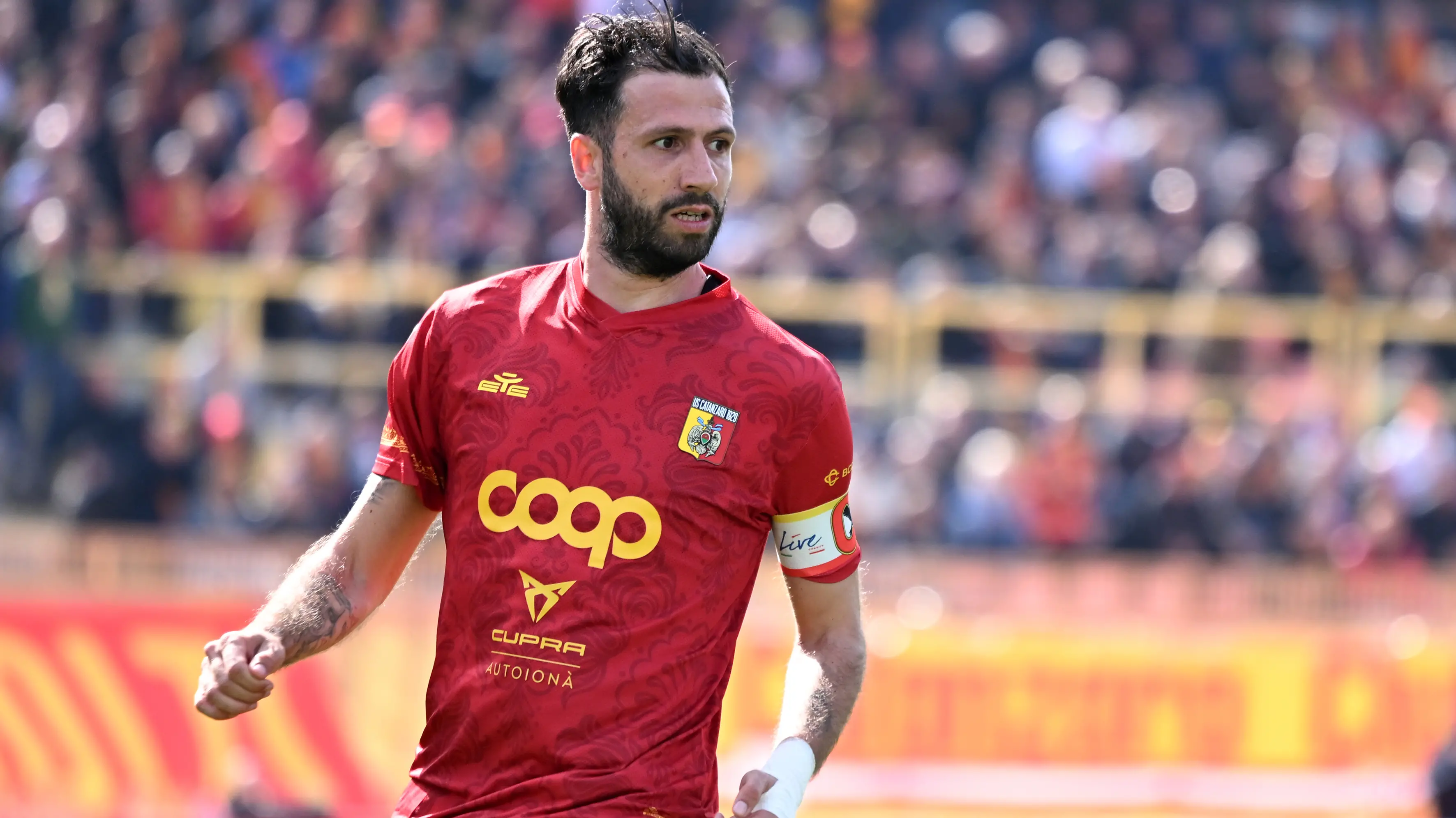 Pietro Iemmello during the Italian Serie B match between Us Catanzaro and Bari at Nicola Ceravolo Stadium on April, 6 2025 in Catanzaro, Italy