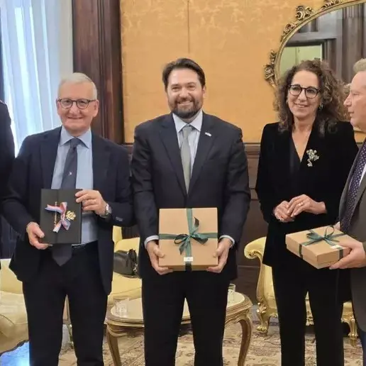 Catanzaro, accolto in Prefettura il\u00A0Console statunitense:\u00A0«Occasione per consolidare un dialogo proficuo»\n