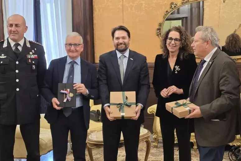 Catanzaro, accolto in Prefettura il\u00A0Console statunitense:\u00A0«Occasione per consolidare un dialogo proficuo»\n