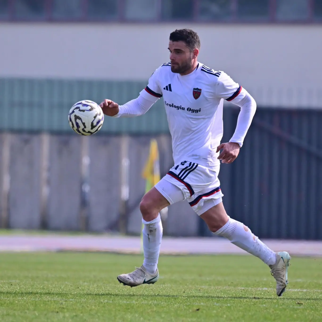 <p><span style=\"color:hsl(0, 75%, 60%);\">Cosenza Calcio</span>, ancora una gara in trasferta senza gol: sono già 4 di fila</p>