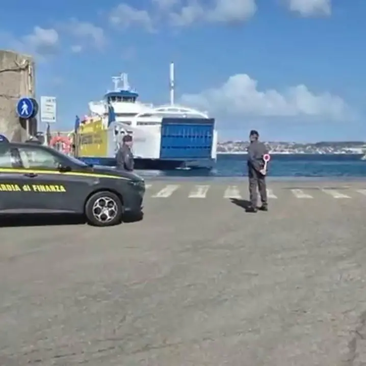 In viaggio verso la Sicilia con quattro chili di cocaina: arrestati due “corrieri” a Villa San Giovanni\n