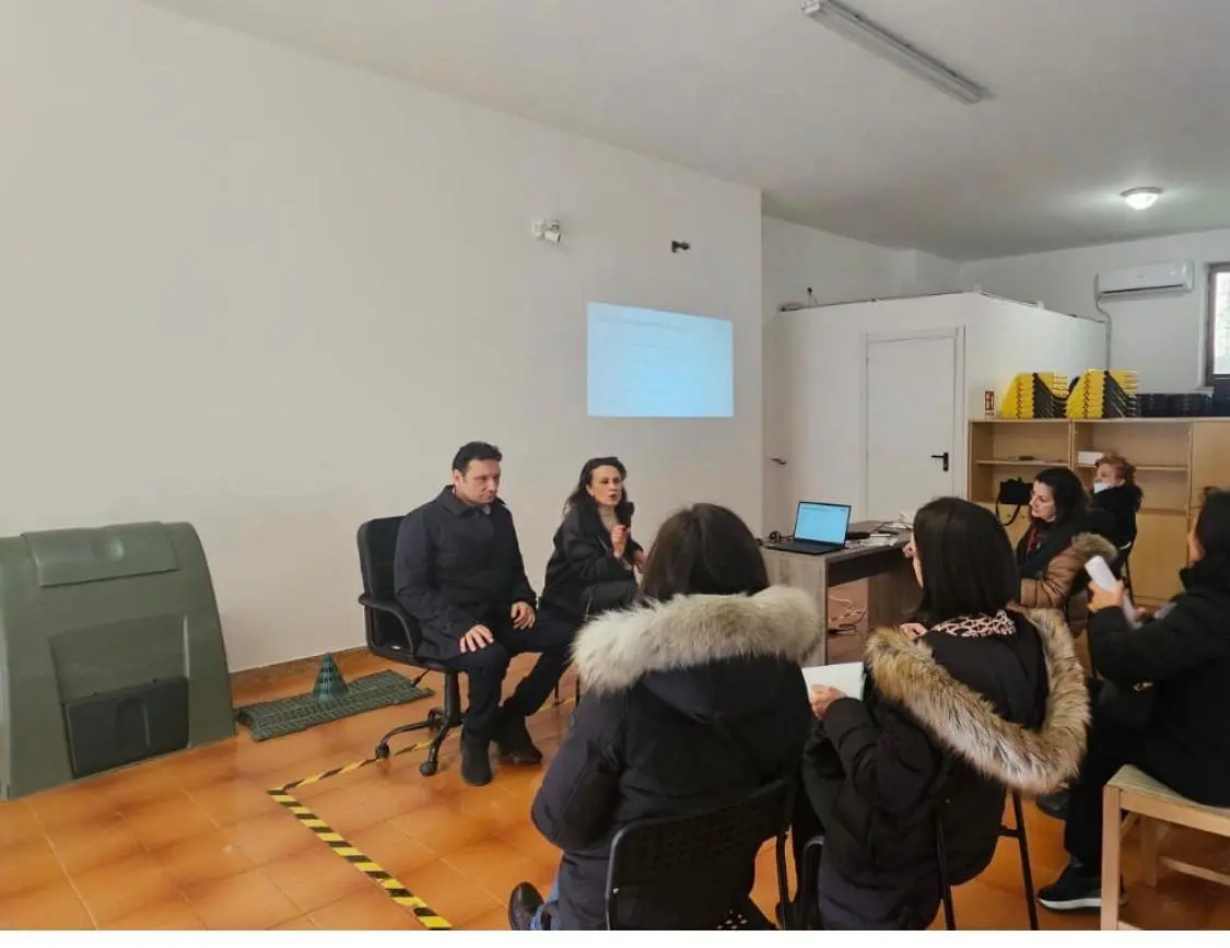 Vibo, a lezione di compostaggio: partiti i corsi per imparare a trasformare l’organico e avere sconti sulla Tari\n