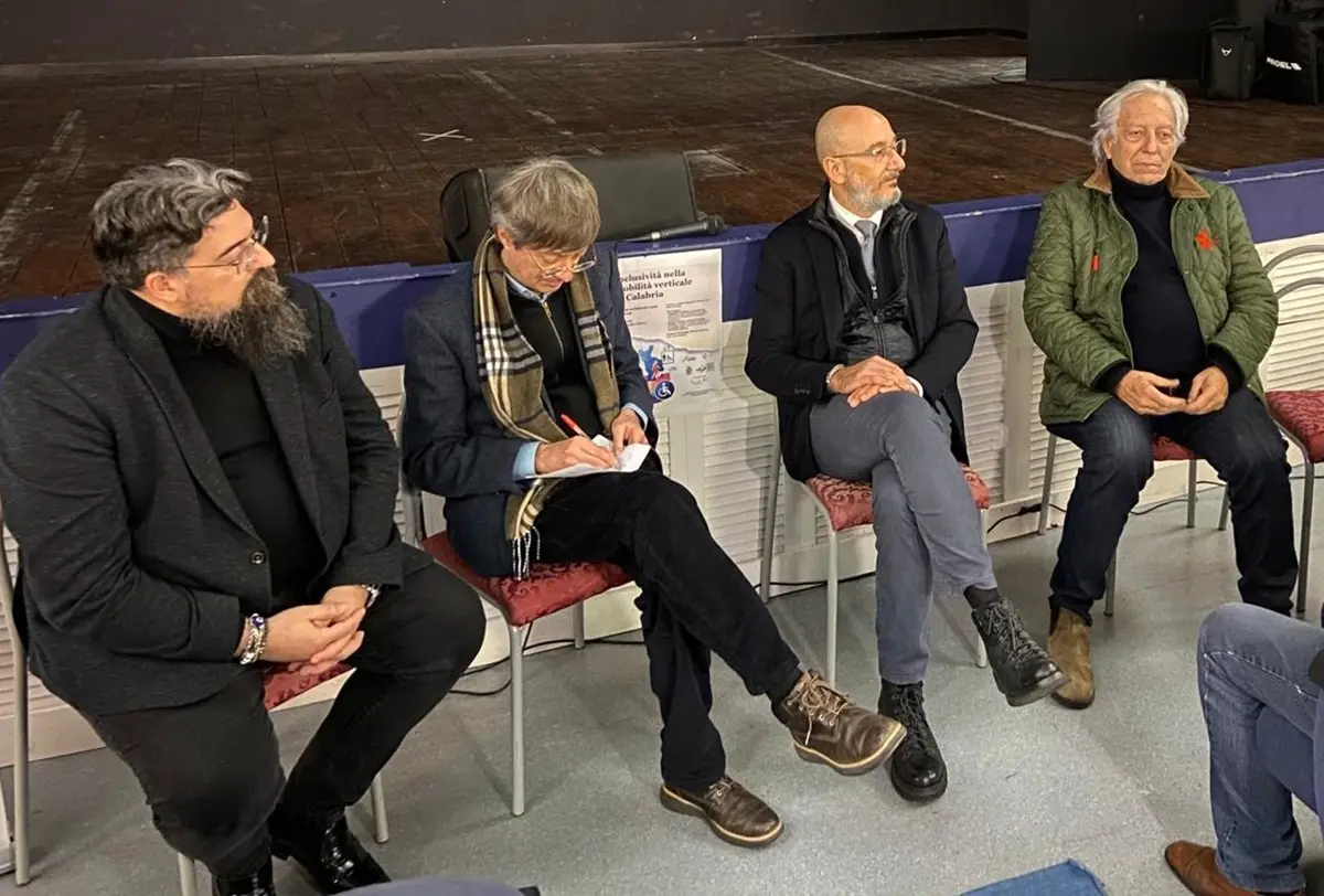 “Inclusività nella mobilità verticale in Calabria”: progettazione inclusiva e sperimentazione territoriale nella Locride\n