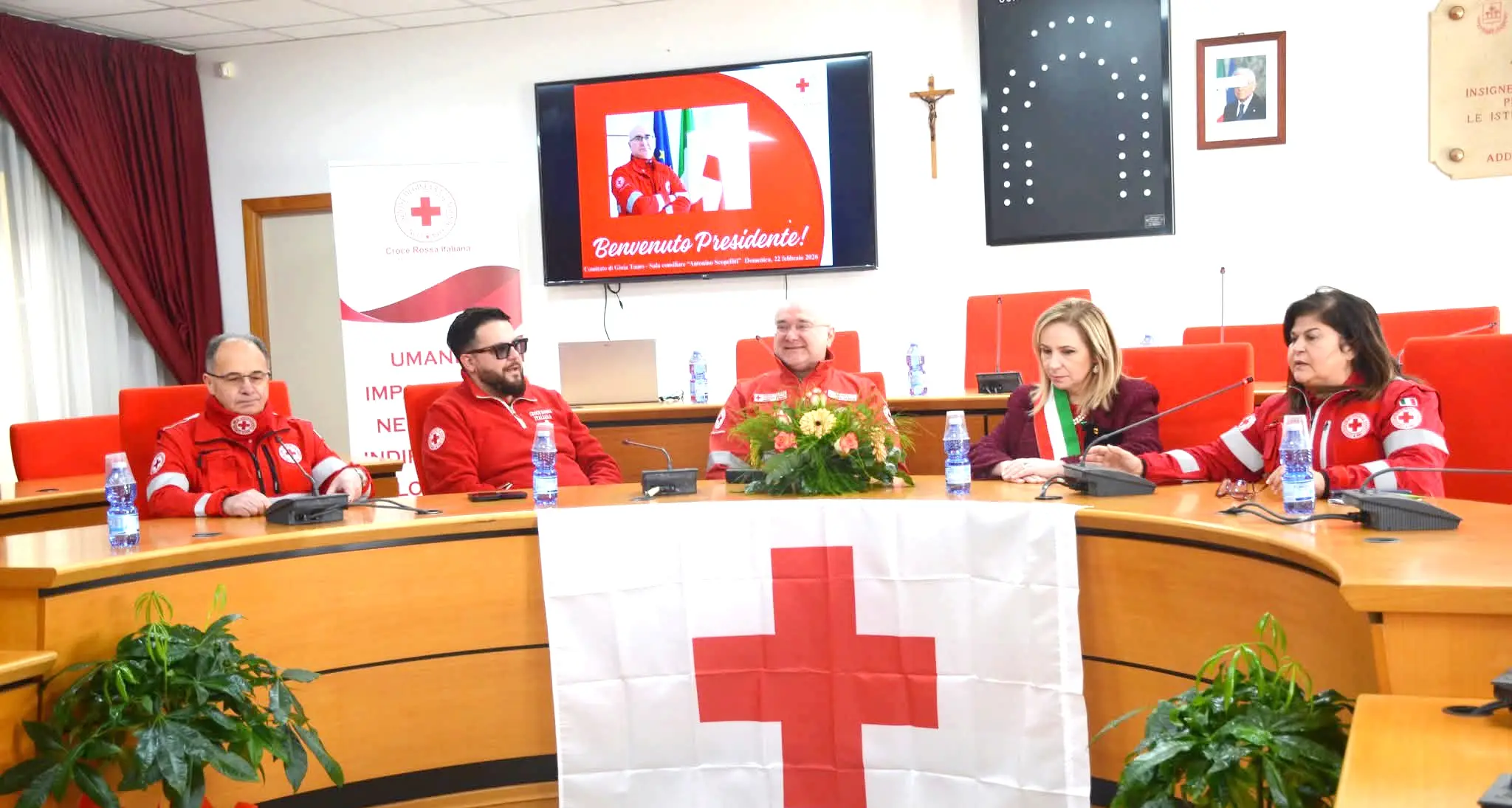 Il Presidente Nazionale della Croce Rossa Italiana, Rosario Maria Gianluca Valastro, incontra i volontari a Gioia Tauro\n