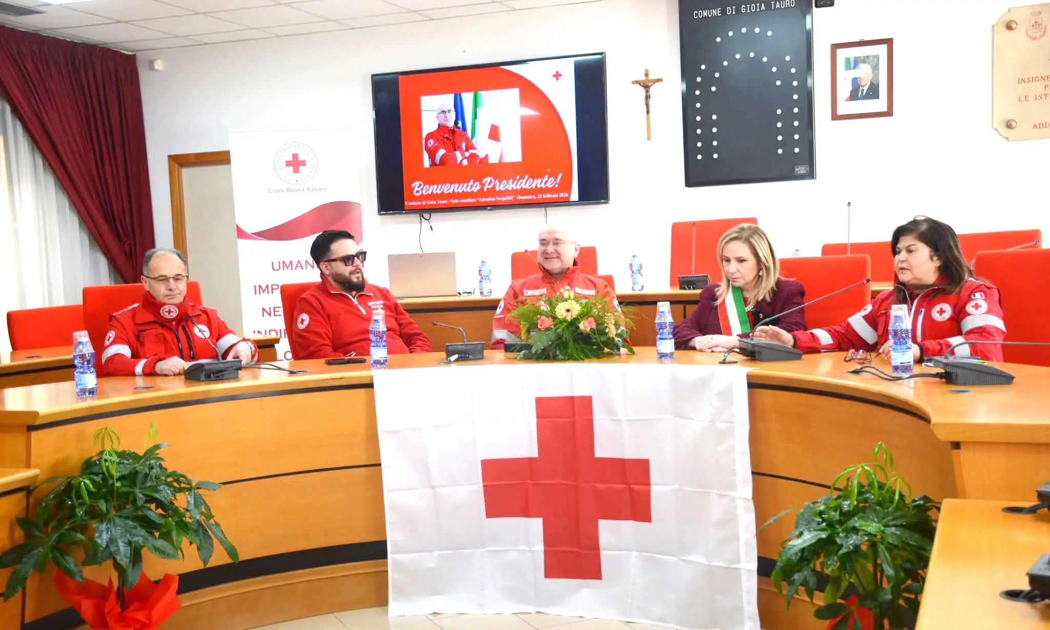 Il Presidente Nazionale della Croce Rossa Italiana, Rosario Maria Gianluca Valastro, incontra i volontari a Gioia Tauro\n