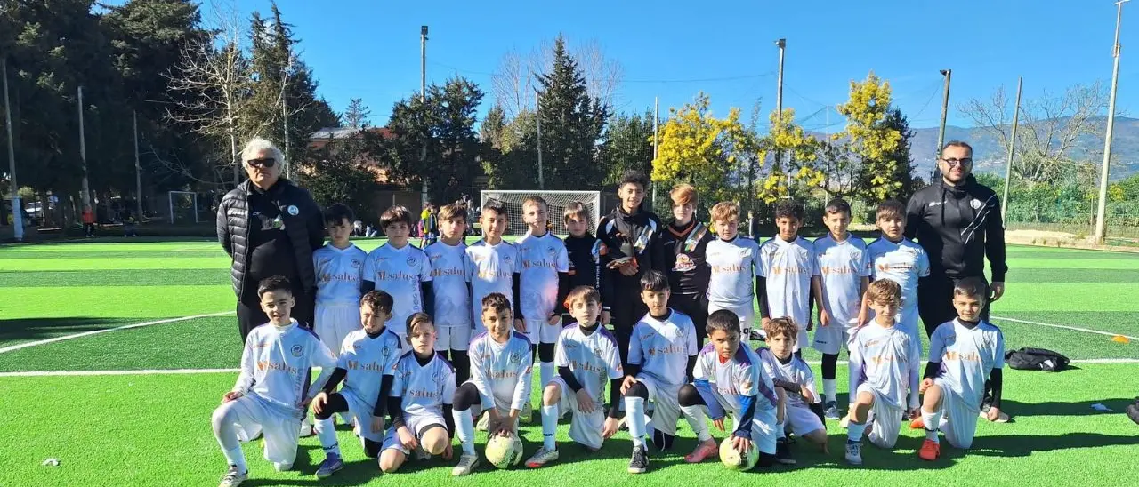 Scuola calcio, i “pulcini” della Bulldog Vibo trionfano al torneo di Lamezia Terme: primo e secondo posto\n