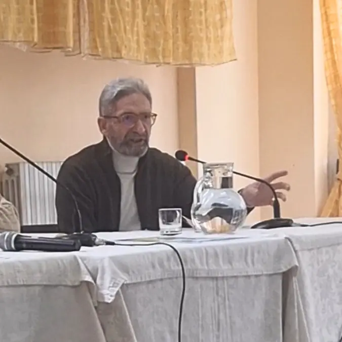 Serra, il chirurgo-scrittore\u00A0Nisticò conquista gli studenti dell’IIS Einaudi con il suo nuovo libro “All Inclusive”\n