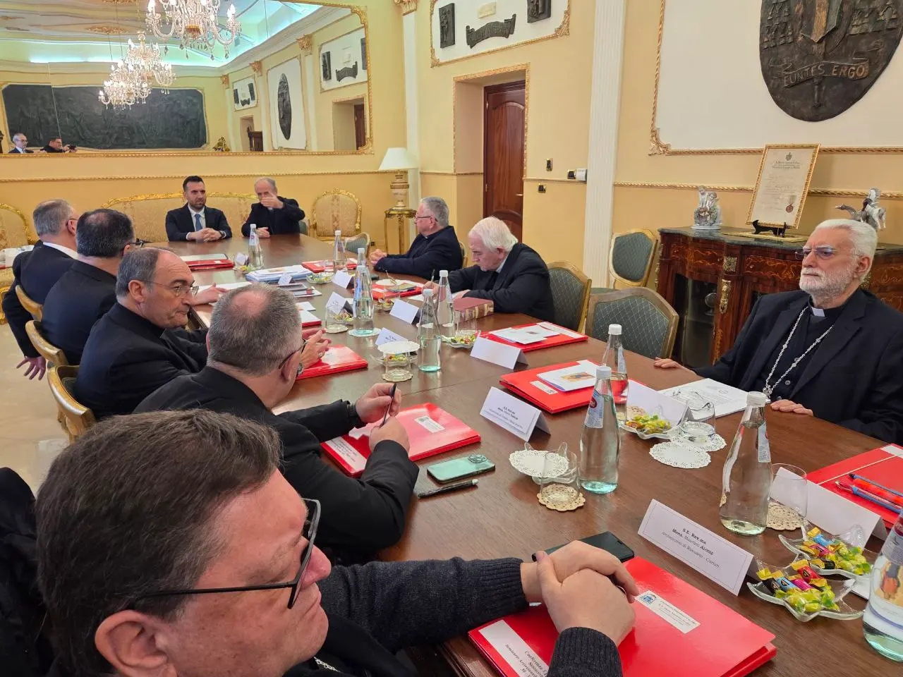 Non solo l'autonomia differenziata, ora la Chiesa \n\ncritica il Governo Meloni anche\u00A0sulle politiche migratorie (e il referendum)\n